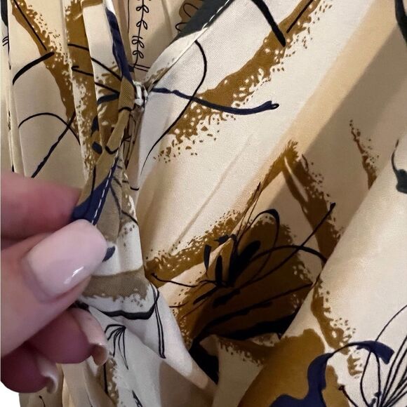 NWOT sleeveless jumpsuit. - Picture 2 of 8